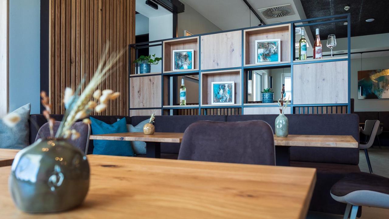 Freilich. Bistro. Bar. Hotel - Digitaler Self Check In Laa an der Thaya Exterior foto